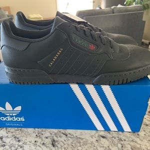 Adidas yeezy powerphase black “calabasas”